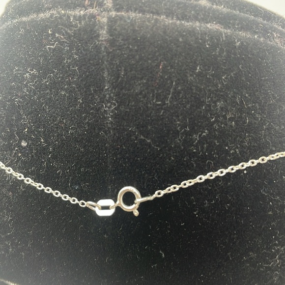 NECKLACE 925 Sterling Silver Heart Pendant and 925 Sterling Chain - Picture 4 of 5